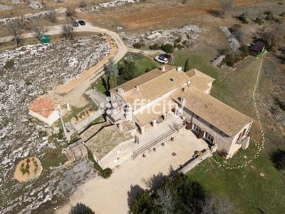 Maison en pierre - 550 m² - 18 pièces