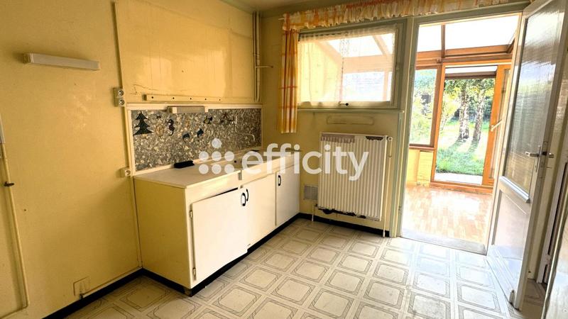 Maison - 99 m² - 5 pièces