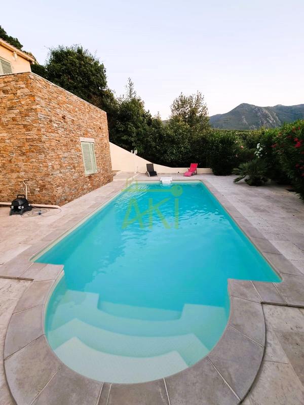 Maison traditionnelle - 100 m² - 4 pièces