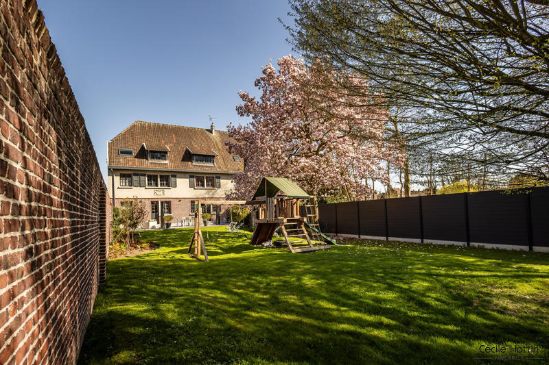 Maison ancienne - 260 m² - 8 pièces