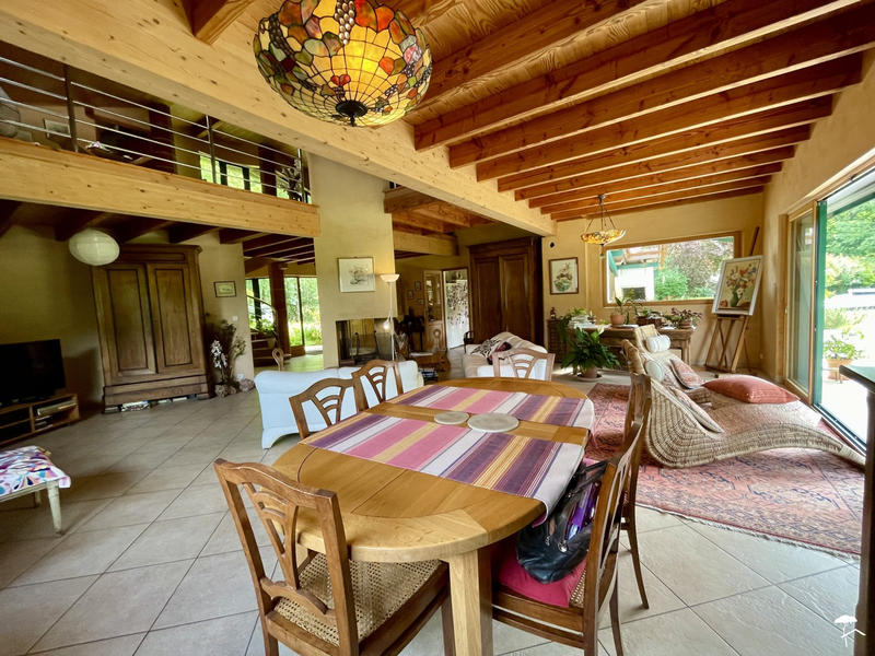 Maison contemporaine - 245 m² - 10 pièces