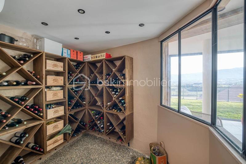 Maison - 212 m² - 6 pièces