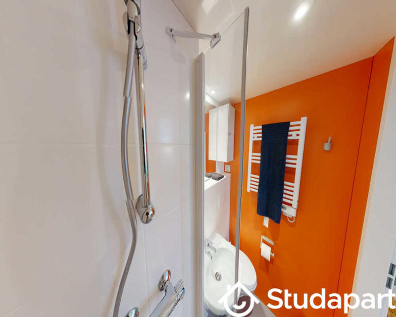 Chambre - 120 m² - 1 pièce