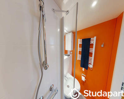 Chambre - 120 m² - 1 pièce