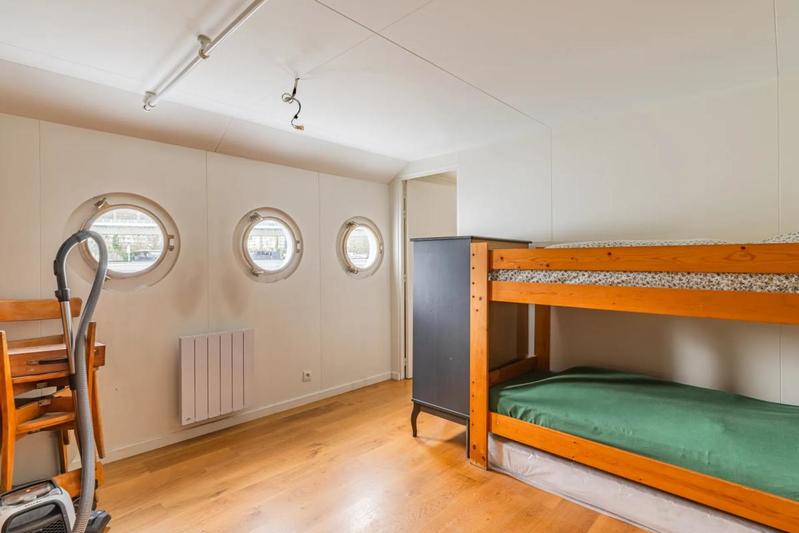 Maison - 250 m² - 7 pièces