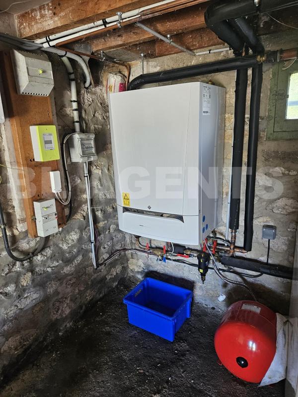 Maison traditionnelle - 75 m² - 4 pièces