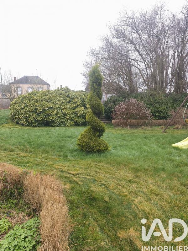 Maison - 242 m² - 8 pièces