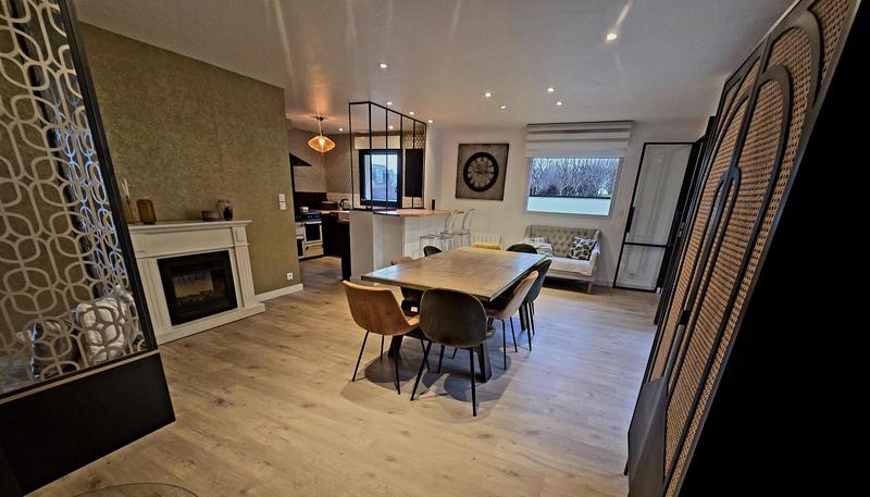 Maison contemporaine - 155 m² - 8 pièces