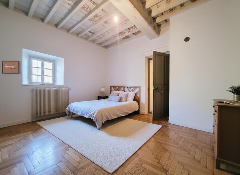 Maison - 220 m² - 5 pièces