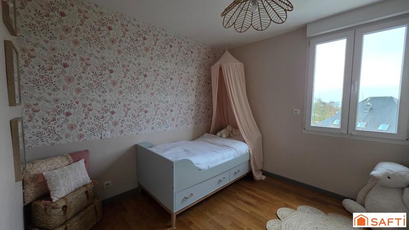 Maison - 180 m² - 7 pièces