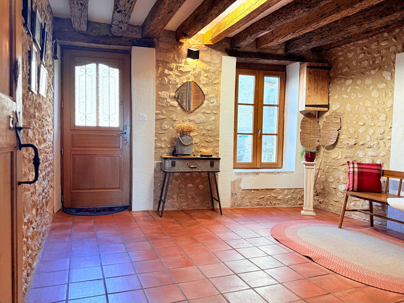 Maison - 238 m² - 9 pièces