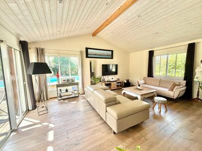 Maison - 146 m² - 6 pièces