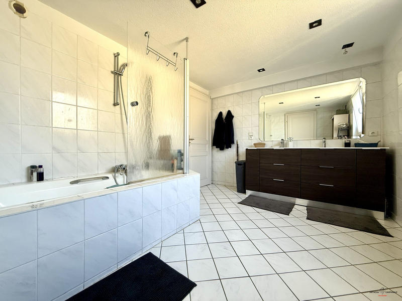 Maison ancienne - 268 m² - 9 pièces