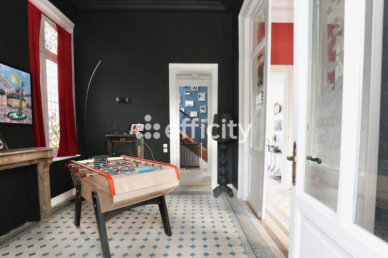 Maison - 200 m² - 7 pièces