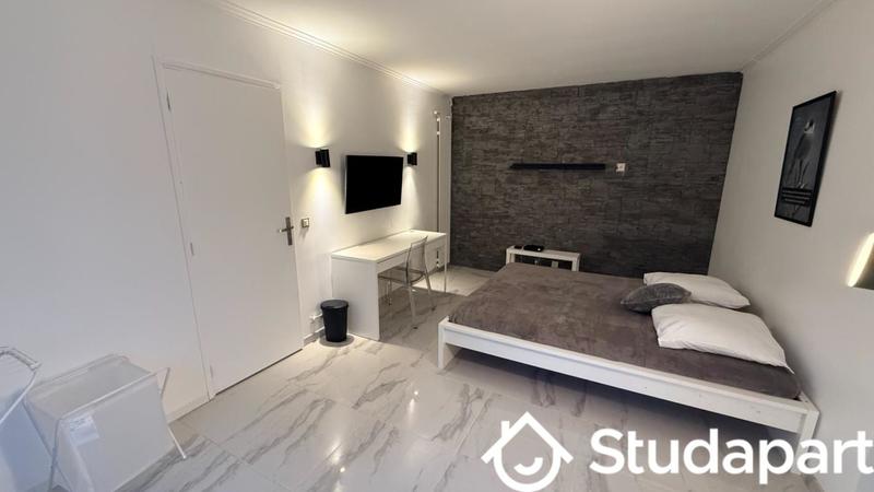 Chambre - 10 m² - 1 pièce