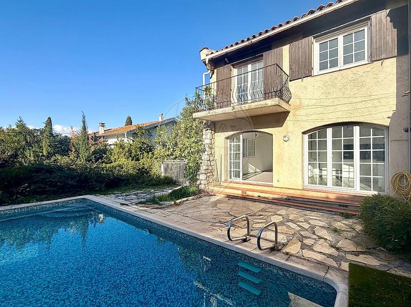 Maison - 82 m² - 4 pièces