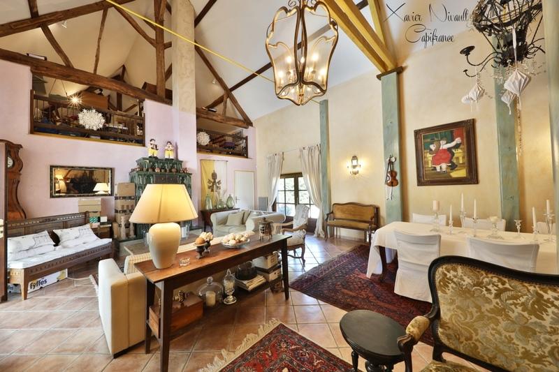 Maison - 480 m² - 10 pièces