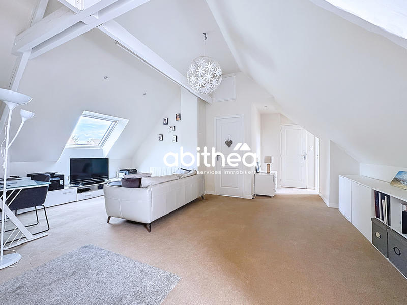 Maison - 164 m² - 9 pièces