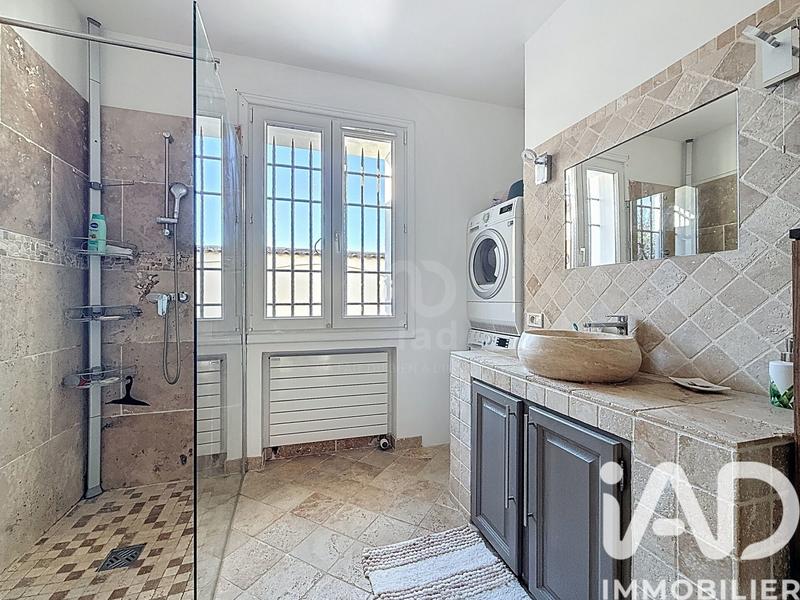 Maison - 251 m² - 7 pièces