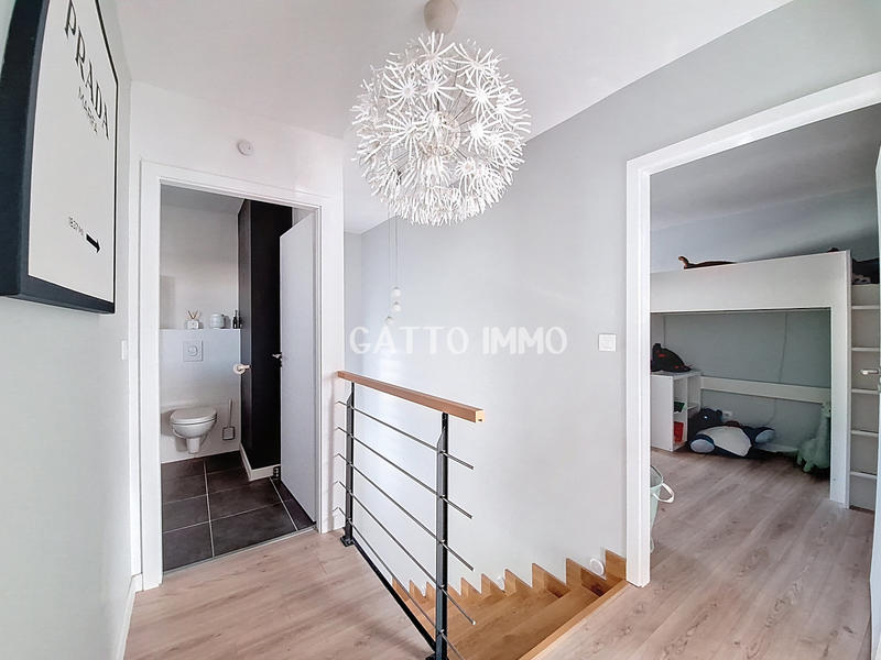 Maison - 102 m² - 5 pièces