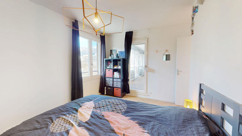 Appartement - 80 m² - 4 pièces