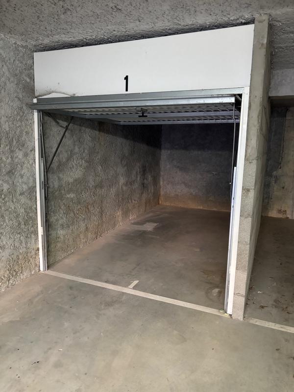 Parking / Garage - 15 m²