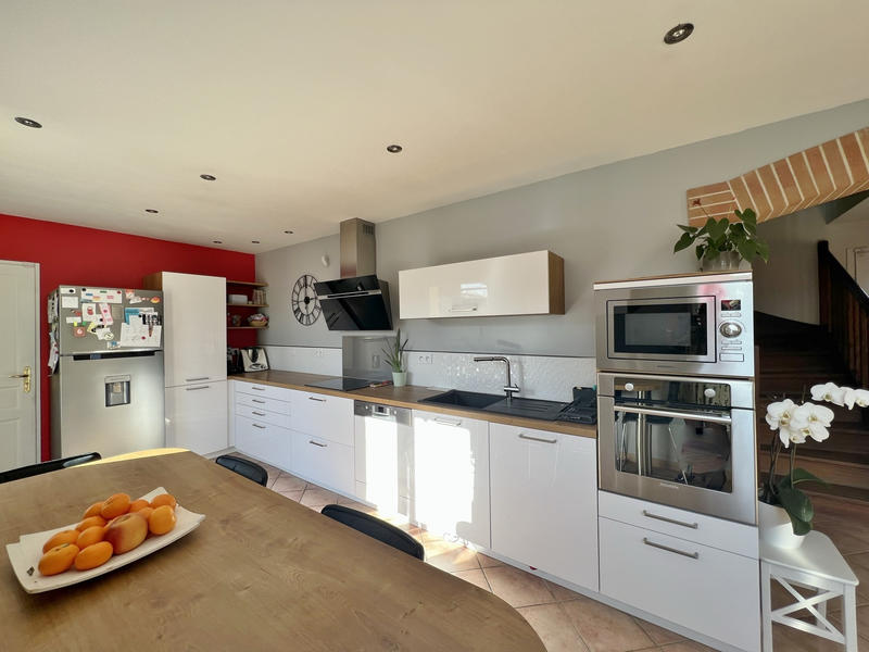 Villa - 192 m² - 8 pièces