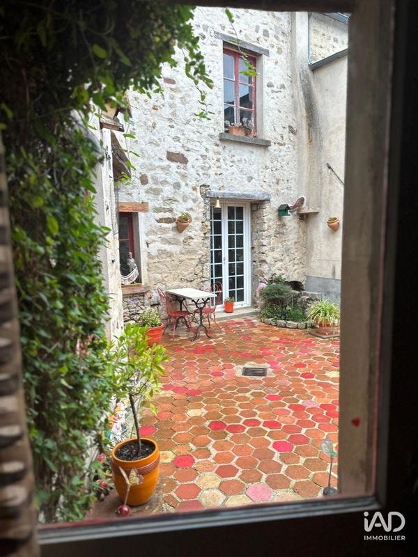 Maison - 200 m² - 9 pièces