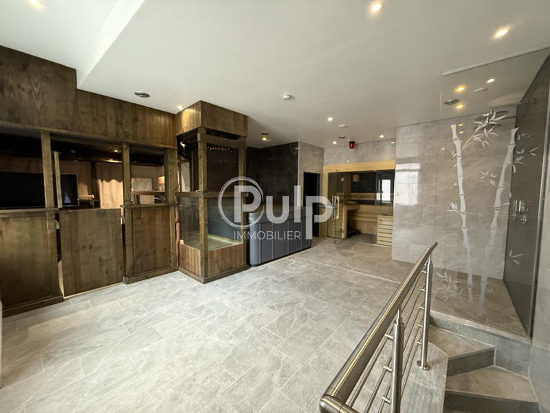 Immeuble - 250 m² - 7 pièces