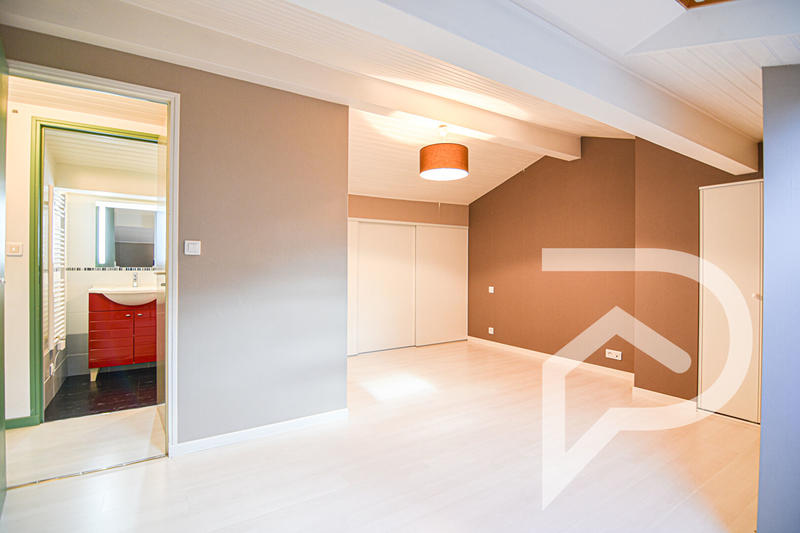 Maison - 136 m² - 7 pièces