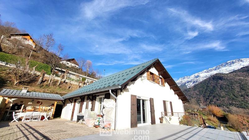 Maison - 238 m² - 7 pièces