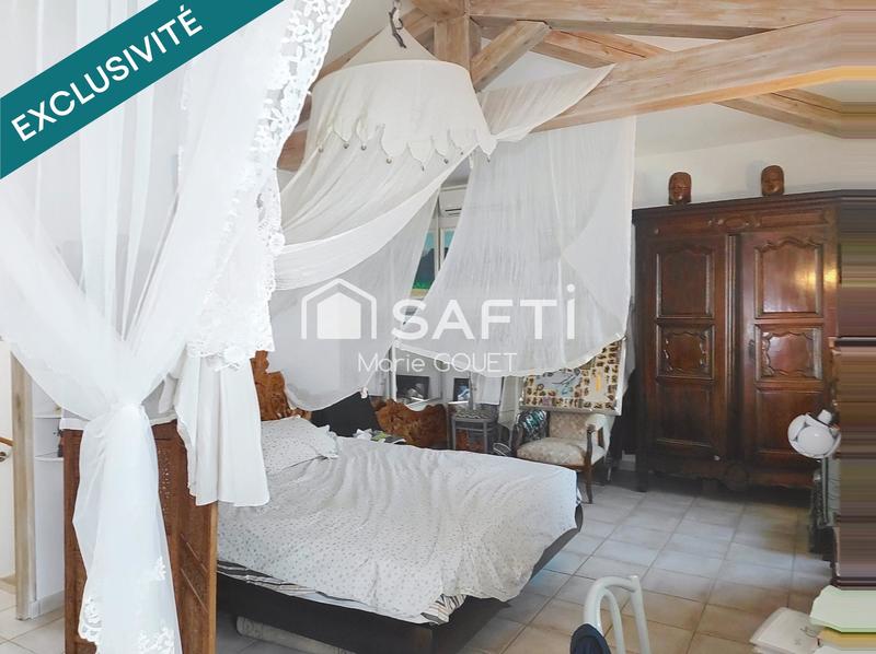 Maison - 237 m² - 8 pièces