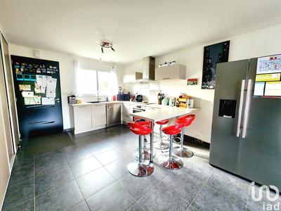 Maison - 99 m² - 5 pièces