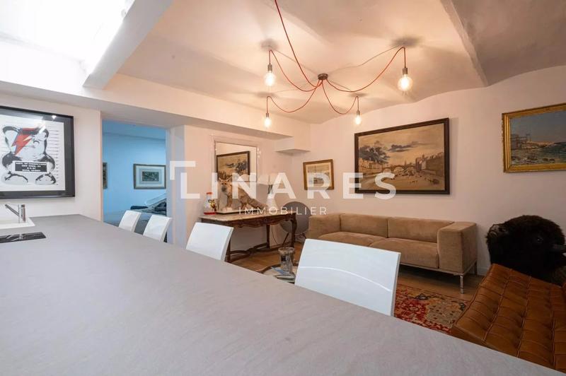 Appartement - 245 m² - 7 pièces