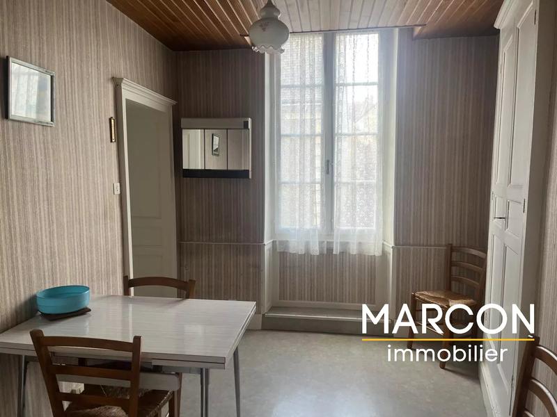 Maison - 230 m² - 10 pièces