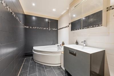 Appartement - 143 m² - 6 pièces