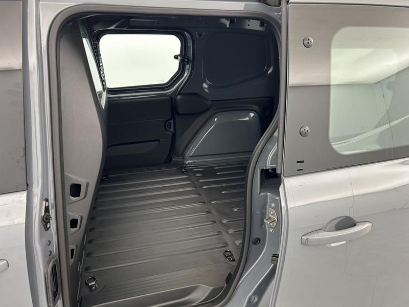 Nissan Townstar L1 1.3 Tce 130 n-Connecta (GSR2b) + Attelage