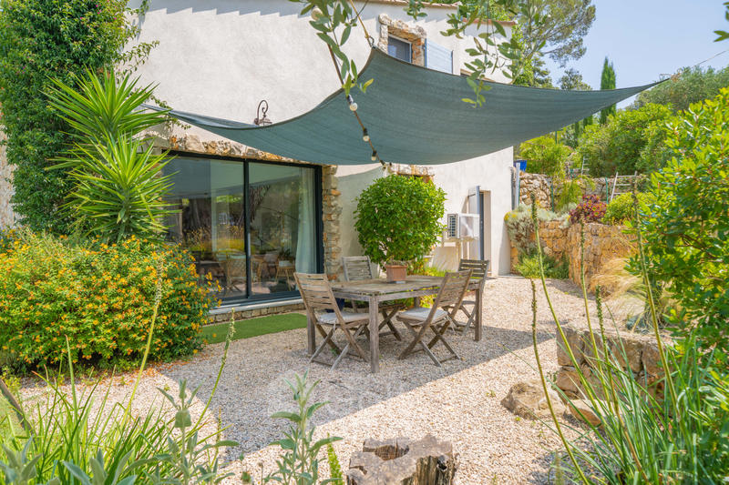 Villa - 220 m² - 5 pièces