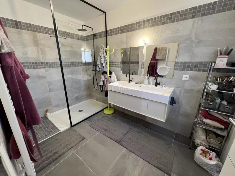 Maison - 213 m² - 7 pièces