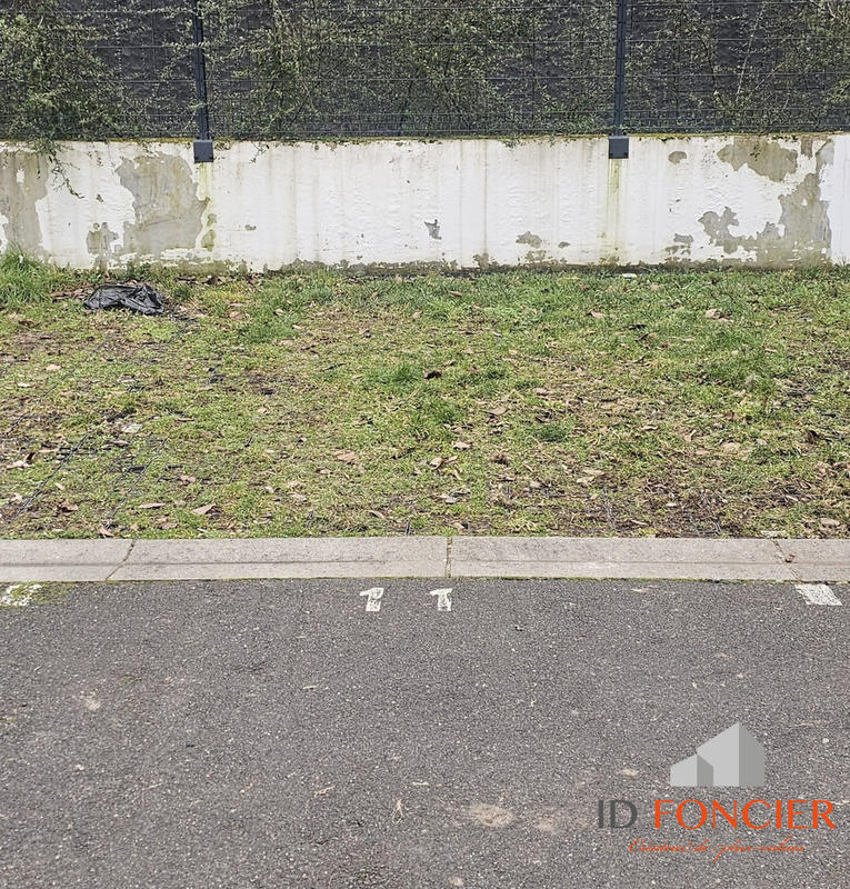 Parking / Garage - 13 m²