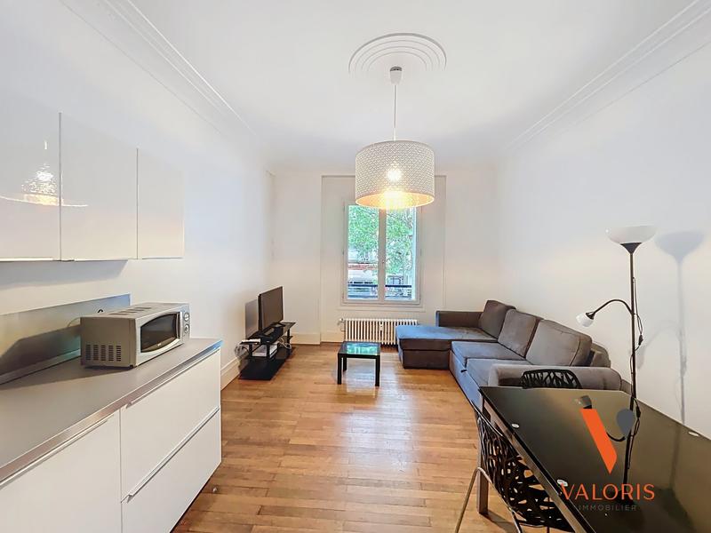 Appartement - 99 m² - 5 pièces