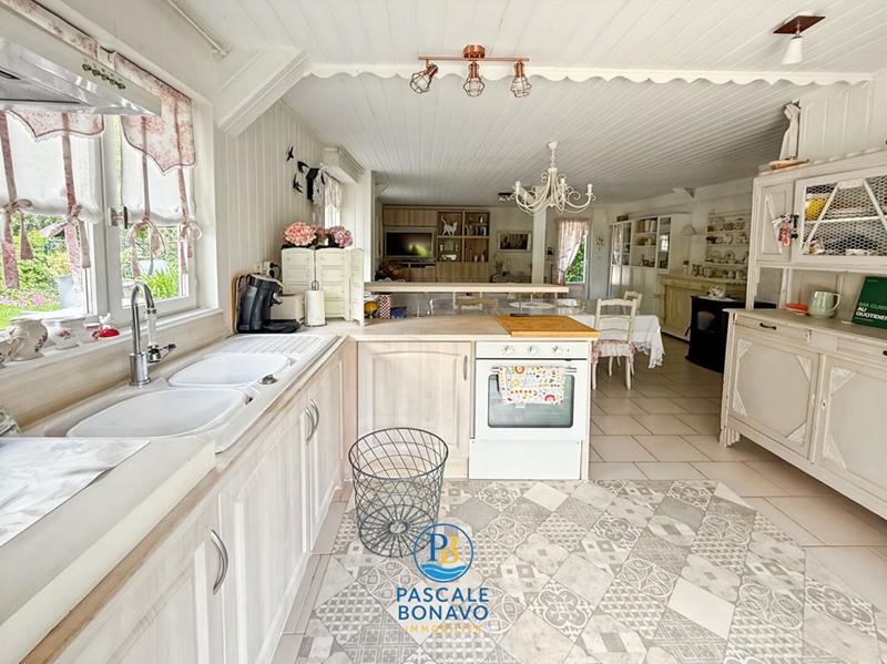 Maison - 324 m² - 13 pièces