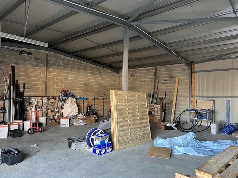 Local commercial - 1 266 m² - 3 pièces