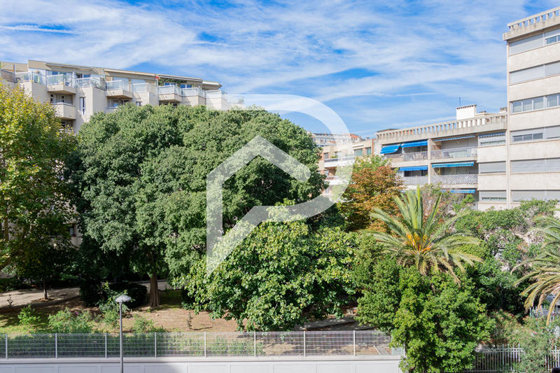 Appartement - 100 m² - 3 pièces