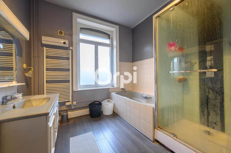 Maison - 195 m² - 7 pièces