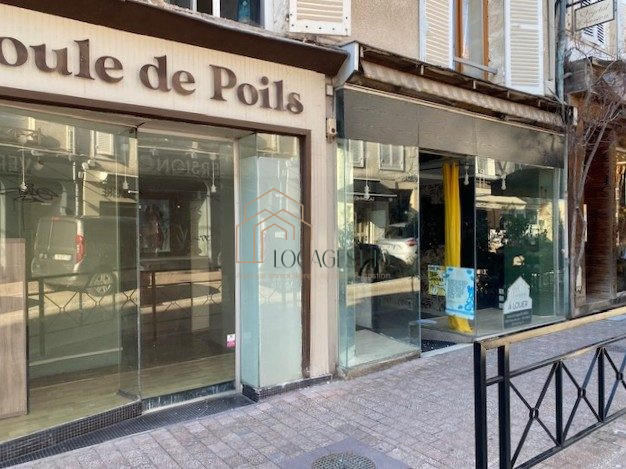 Local commercial - 72 m² - 2 pièces