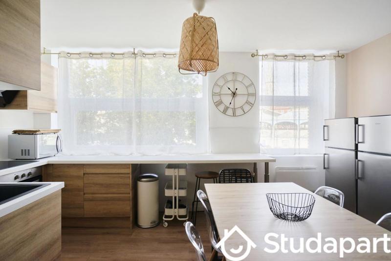 Chambre - 9 m² - 1 pièce