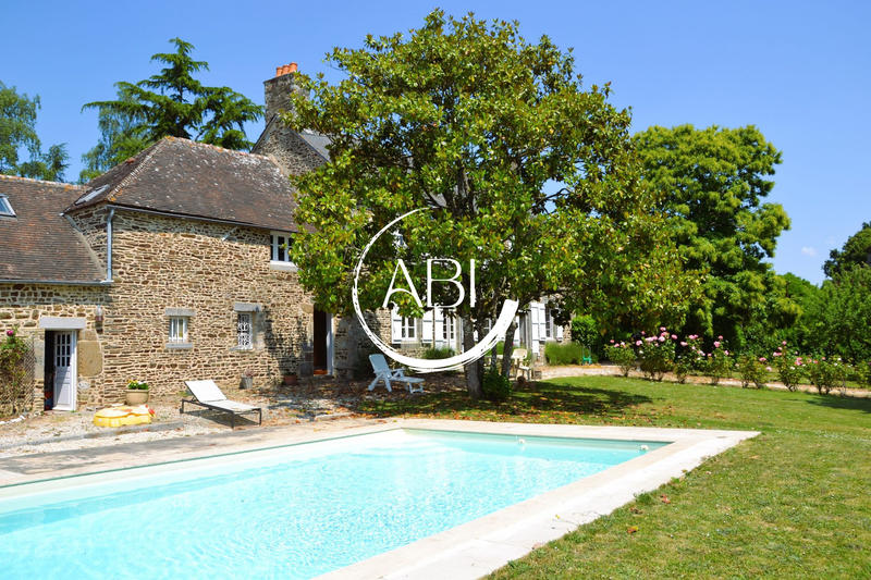 Maison ancienne - 230 m² - 9 pièces