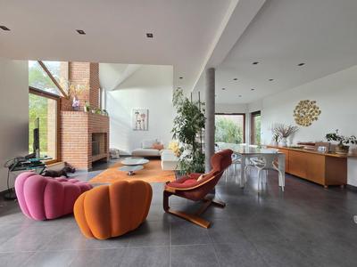 Pavillon - 199 m² - 8 pièces