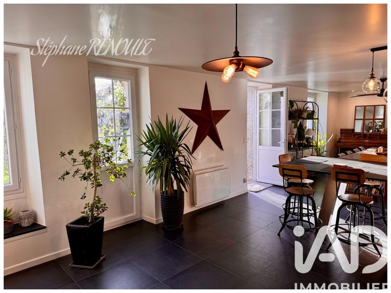 Maison - 218 m² - 6 pièces